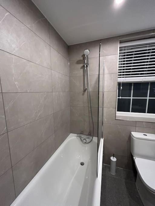 Апартаменти 1 Bed High Quality Modern Flat Edgware Екстер'єр фото